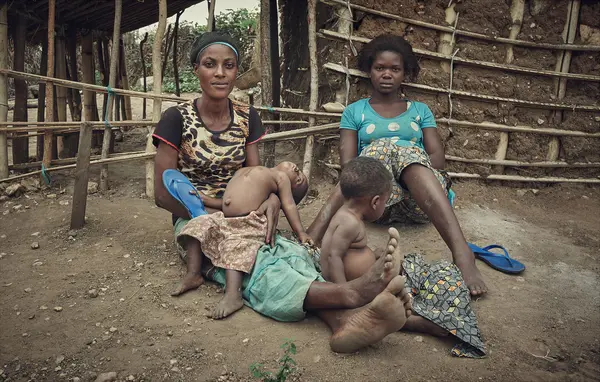 Lusenda Refugee Camp (photo 11 of 32)